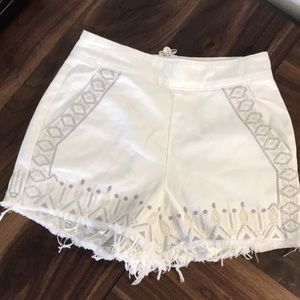 NWT Blanknyc short embroidered cream Cotton Size 25